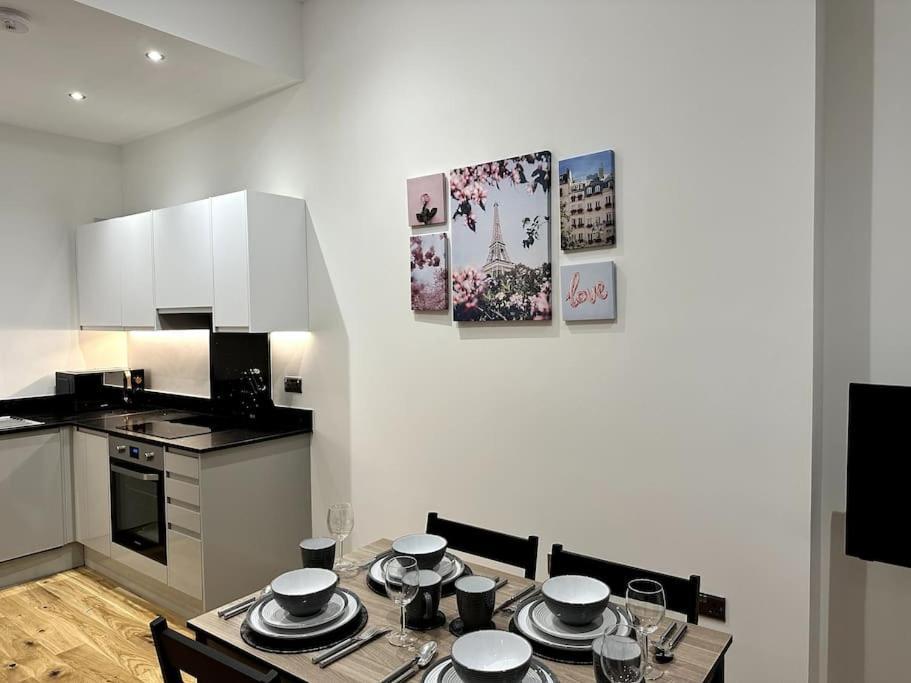 Spacious And Elegant Apartment